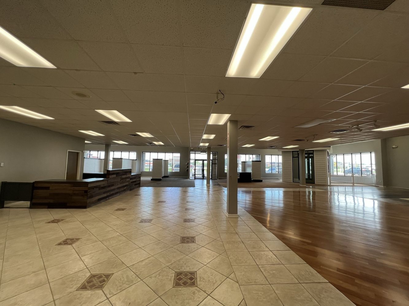 Lima/Orlando Commercial Center: 6210-6230 Lima Road, Fort Wayne, IN 416818